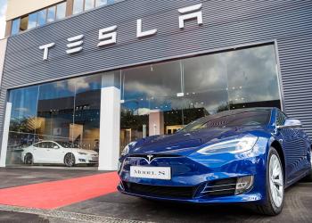 Tesla elimina ofertas de empleo en México