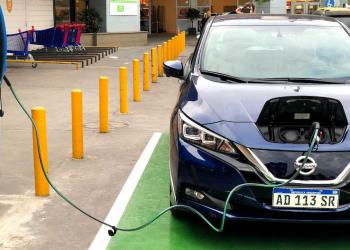 Proponen incentivos para autos eléctricos