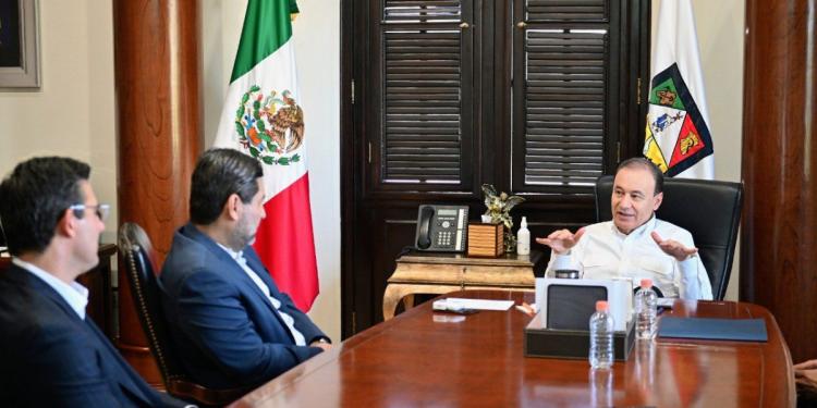 Presenta Gobernador proyectos de infraestructura a CMIC México