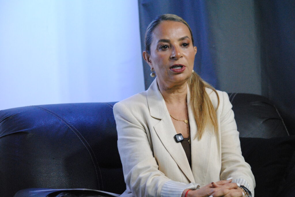 “Ya me registré por Hermosillo, que decidan los partidos”: Flor Ayala