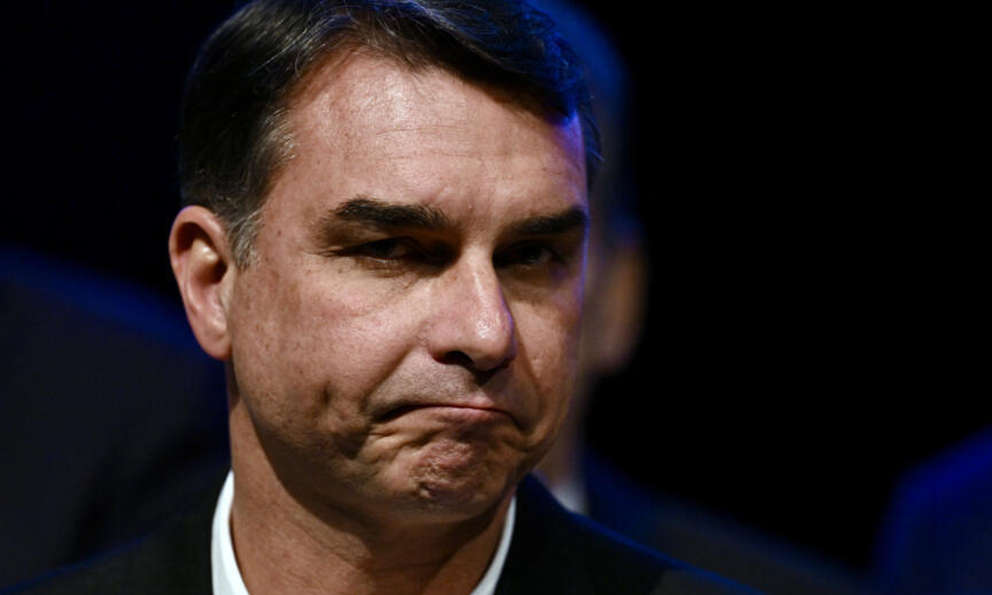 Las investigaciones que cercan a Flávio Bolsonaro