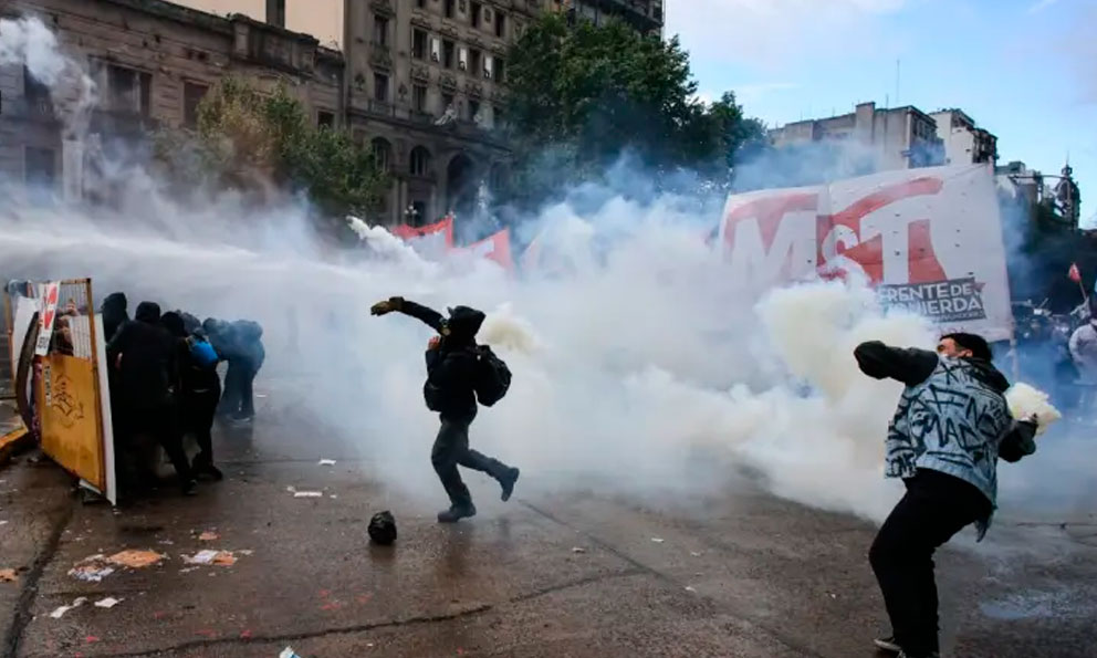 Universidades argentinas vuelven a marchar contra Milei