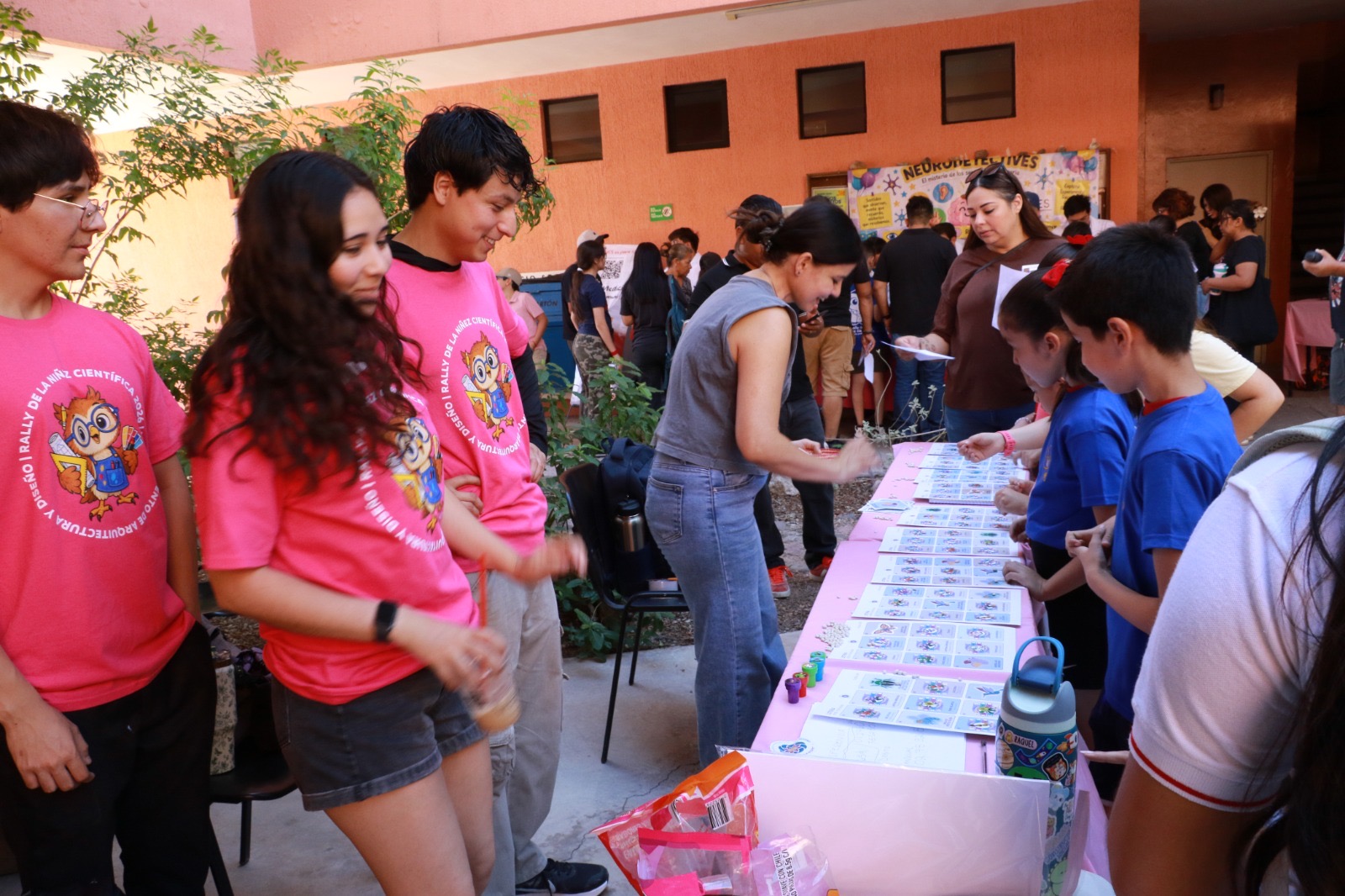 Unison acerca a niñas, niños y jóvenes a la ciencia con más de 700 experimentos